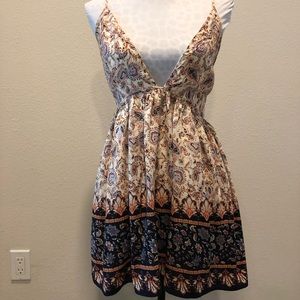 En Creme Deep V Dress